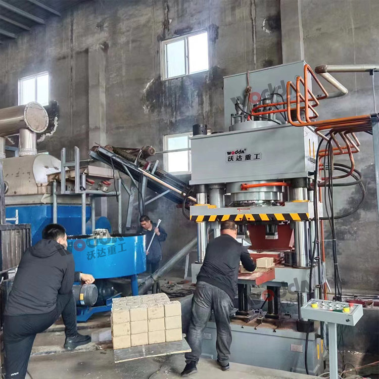 全自動630噸牛羊舔磚液壓機(jī)