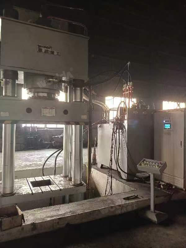 800噸匣缽液壓機客戶現(xiàn)場